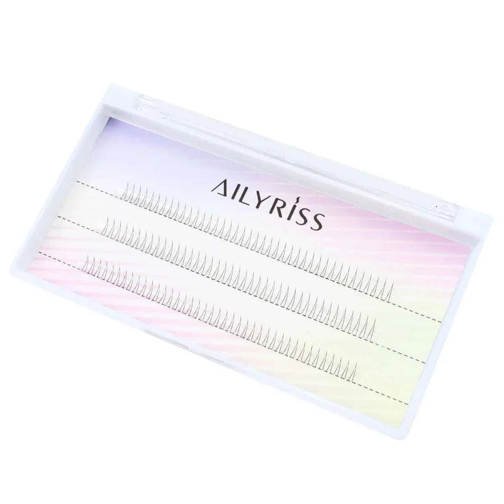J Curl V Shape under eyelash clusters in a clear case for natural, manga-inspired lower lash enhancement