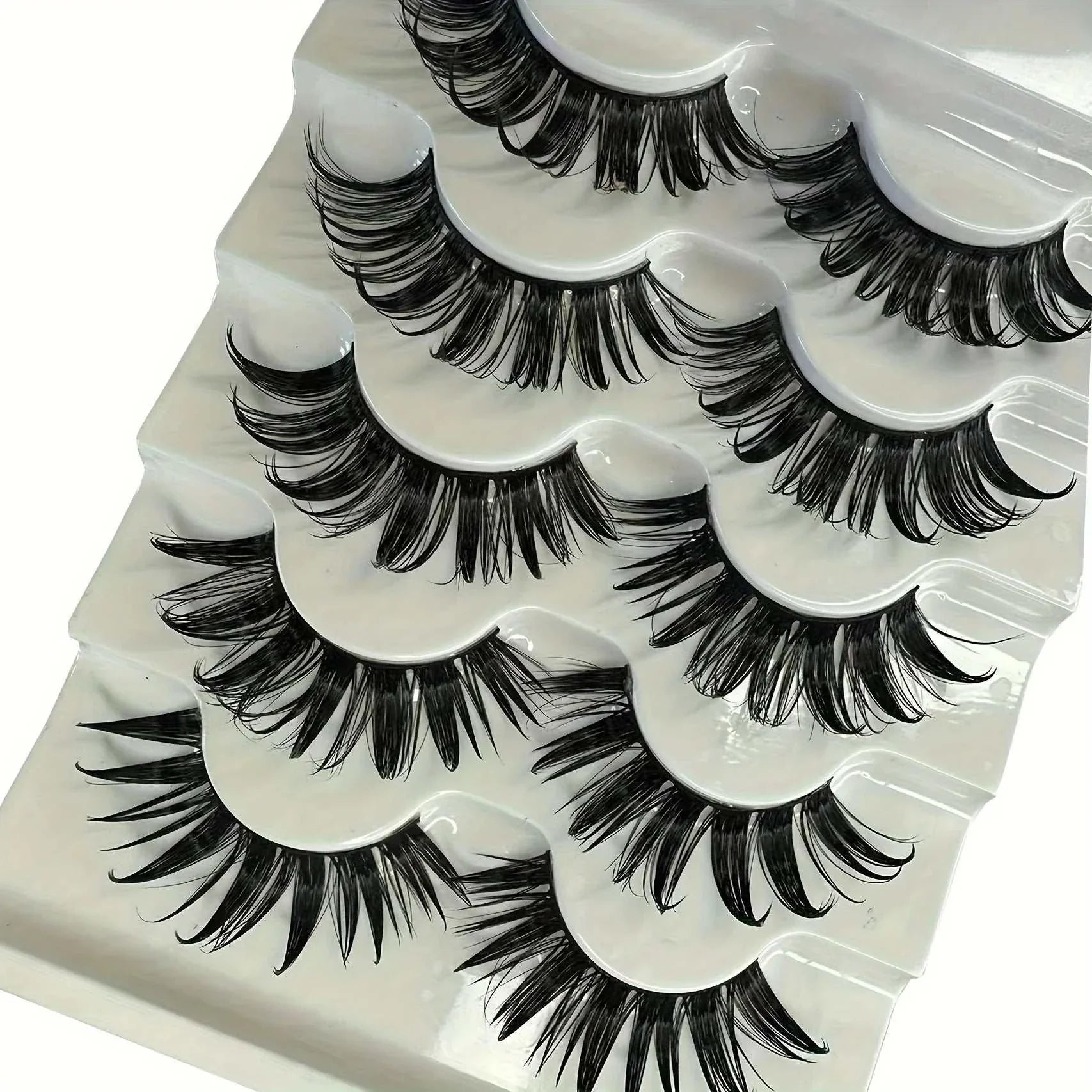 10 Pairs of Manga-Inspired Lashes