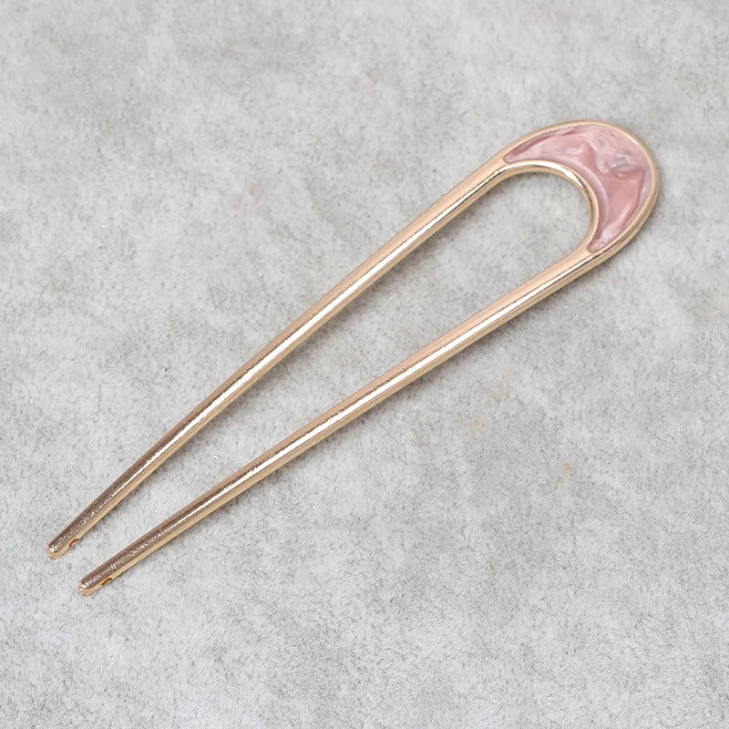 Elegant pink pearl U-shaped hairpin for securing buns and updos, Korean-inspired shell design