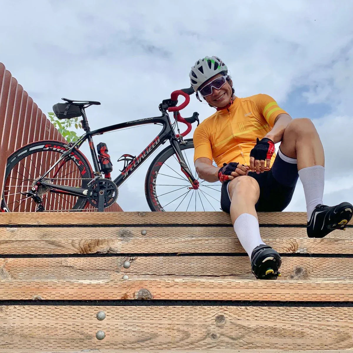 Raudax Classic Black Cycling Jersey for breathable, pro fit summer rides with moisture-wicking fabric and aerodynamic design