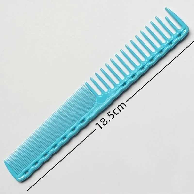 Light blue professional hair cutting comb with wide and fine teeth, 18.5 cm long, designed for precise hairstyling and detangling.