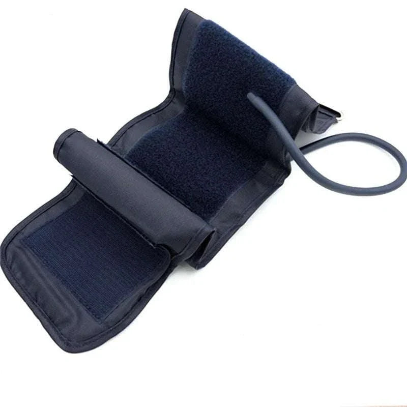Replacement cuff for digital blood pressure monitors compatible with 22/32/42cm arm sizes, durable and easy to clean.