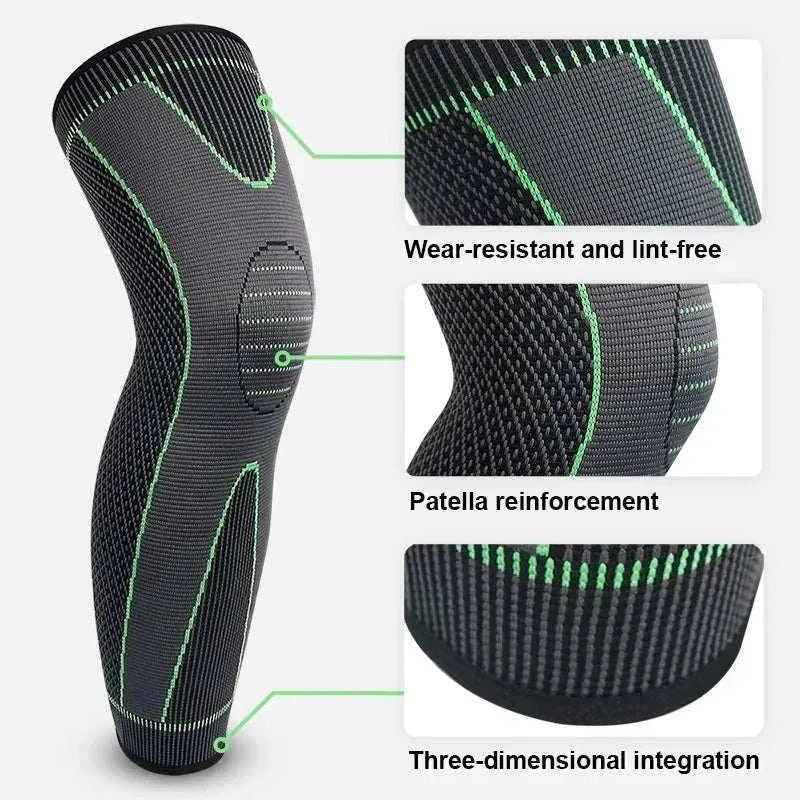 Compression knee pads with wear-resistant fabric, patella reinforcement, and three-dimensional integration for joint support and injury prevention.