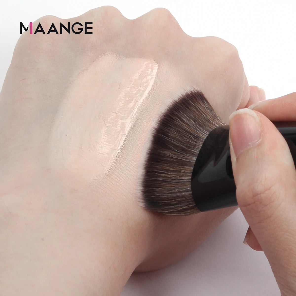 Flat Head Foundation Brush