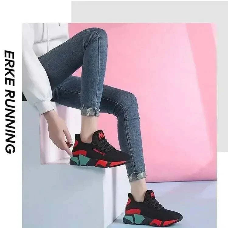 Stylish and lightweight women's shoes with breathable materials and durable sole for casual and sporty wear