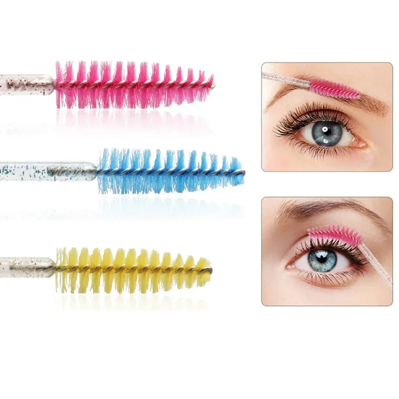 Set of 100 disposable mascara and eyebrow brushes with soft spiral bristles in assorted colors for hygienic lash and brow grooming