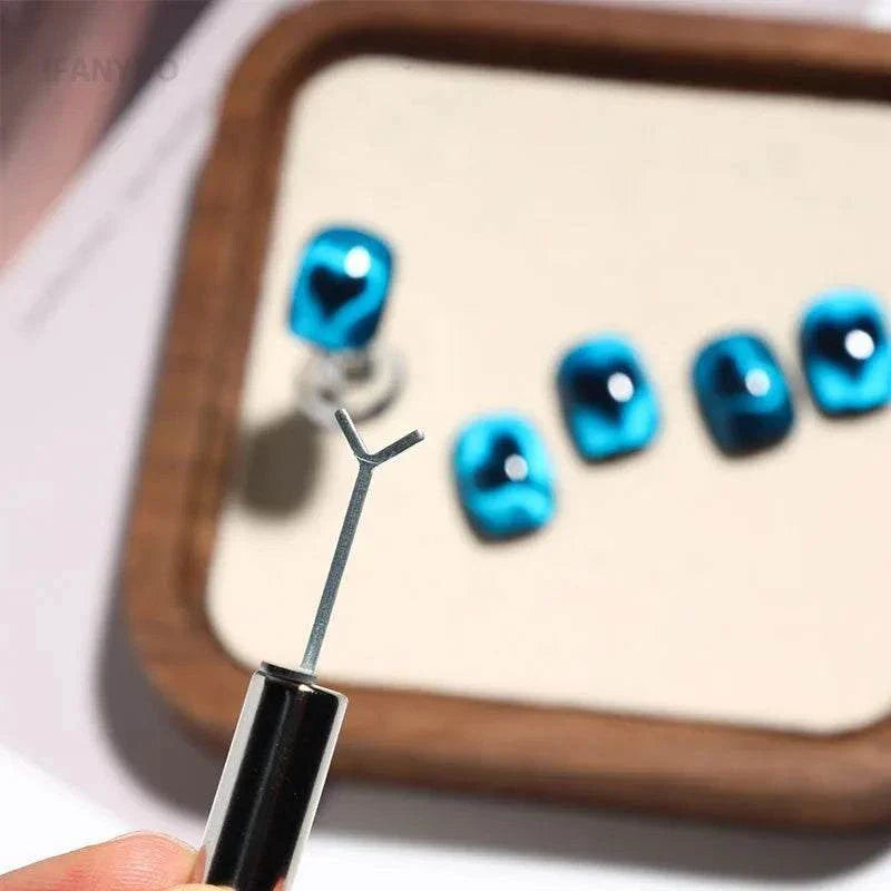 Heart Shaped Cat Eye Magnet